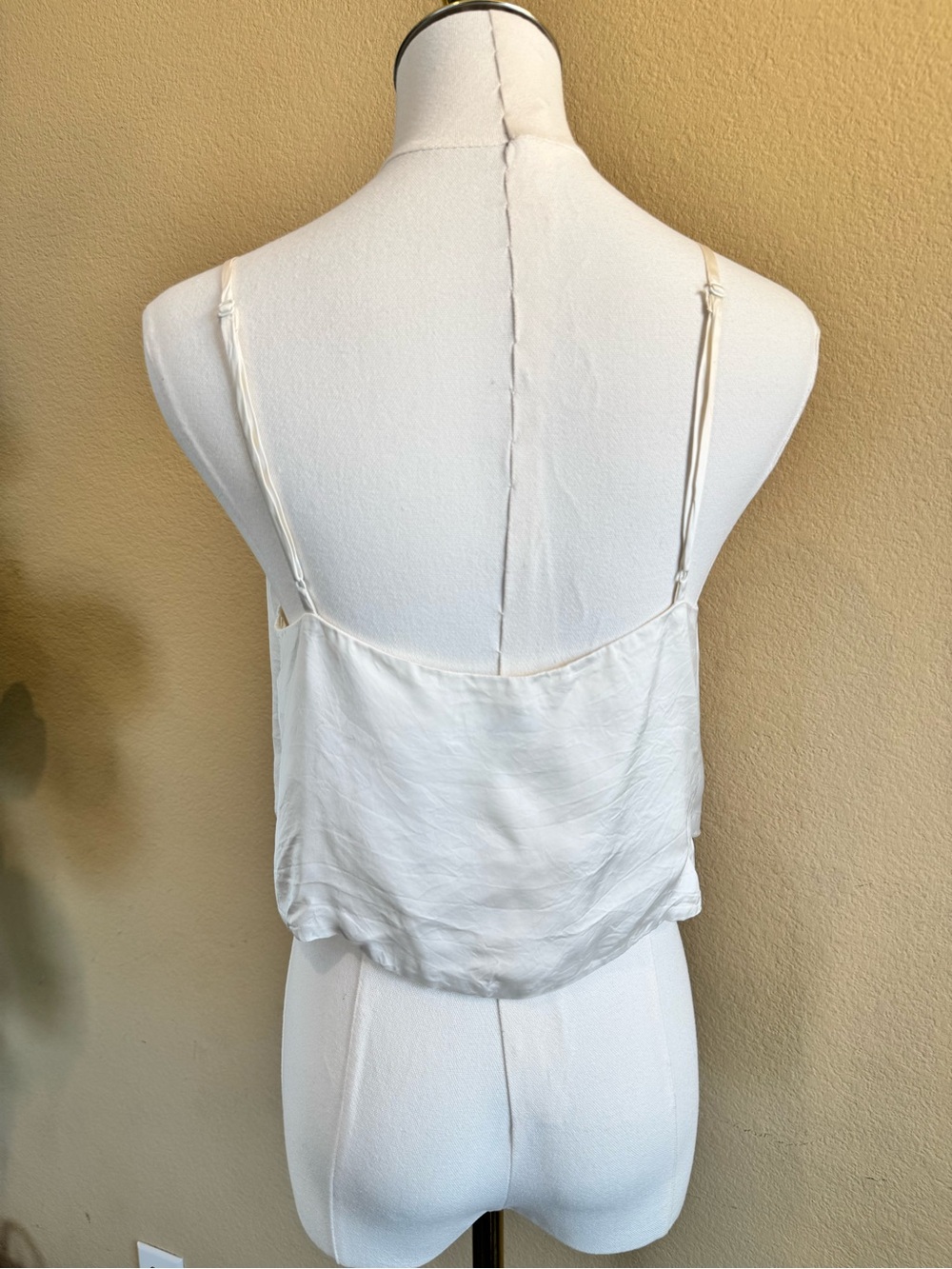 Aritzia Wilfred Verso Camisole - Size Medium - Cream/Ivory V-Neck Tank Ruching - Picture 9 of 12